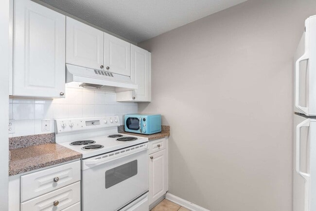 Photo - Beautiful One Bed One Bath Green Hills Condo