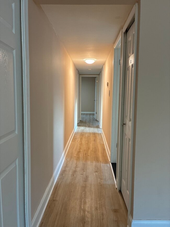 Photo - 8540 Central