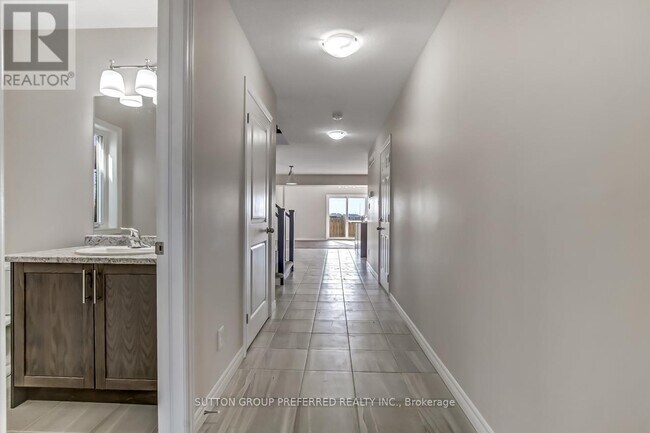 Photo - 345 Kennington Way