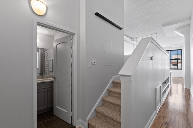 Photo - 2429 Locust St Unidad 520