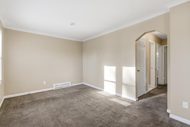 Photo - 18488 Waltham St