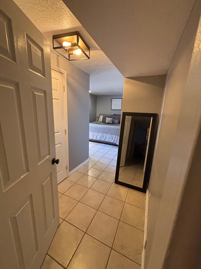 51 E Monticello Dr