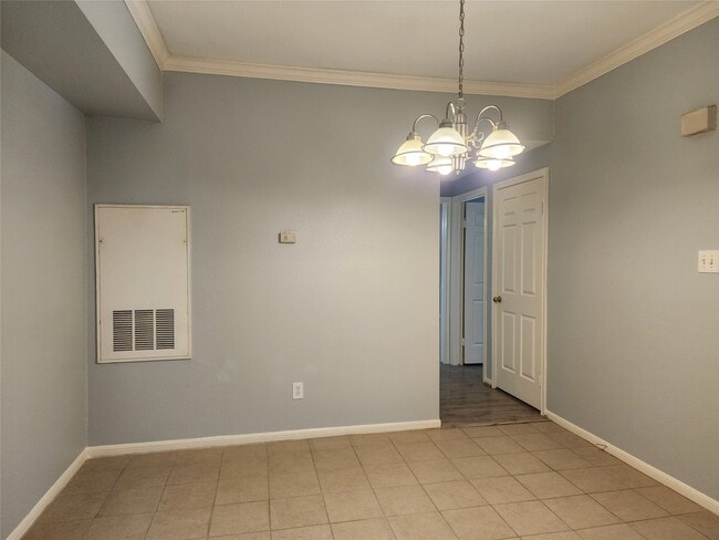 Building Photo - 2255 Braeswood Park Dr Unit 272
