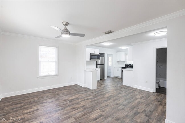 Building Photo - 2217 Dora St Rental