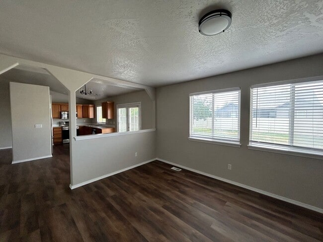830 W Sheridan Ave