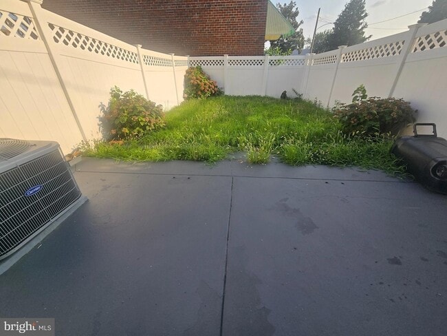 Photo - 1116 W Oxford St