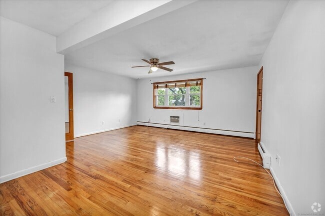 Building Photo - 26 Colonial Dr Unit APT C