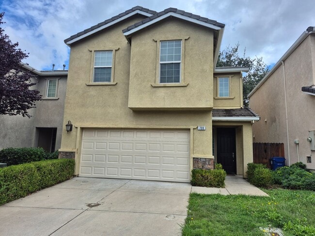 Beautiful 3 bedroom 2.5 bath in Folsom - Beautiful 3 bedroom 2.5 bath in Folsom