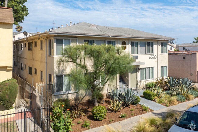 6320 Avenida 11 - 6320 11th Ave