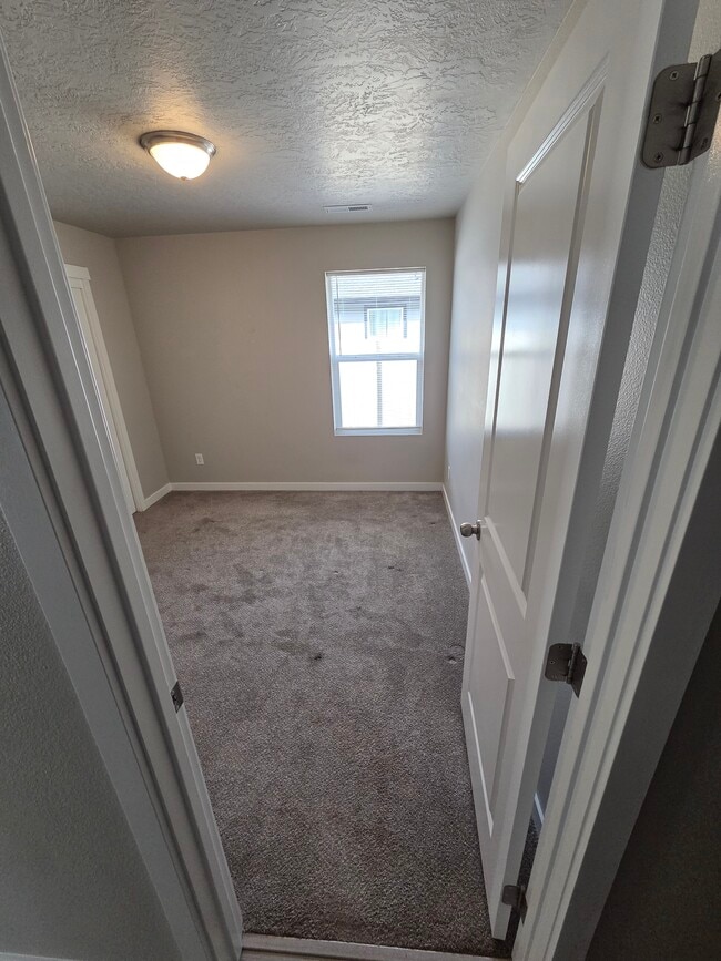 Photo - 17649 Desert Rdg Ave