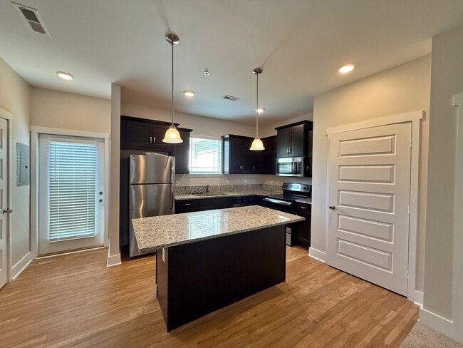 Building Photo - 3010 Bellflower Cir Rental