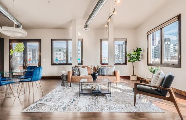 Photo - 2101 Larimer St Unidad 301