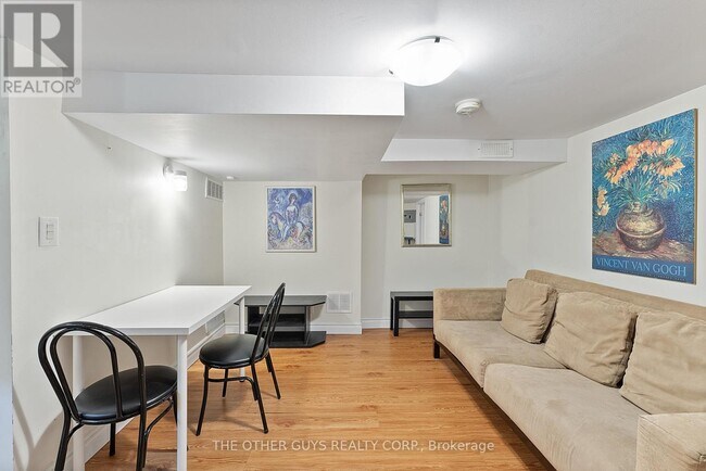 Photo - 32 Chamberlain Ave