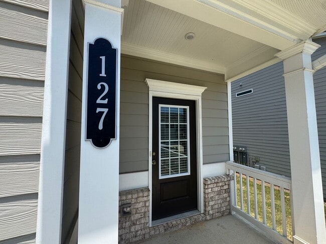 Building Photo - 127 Sawgrass Dr Rental