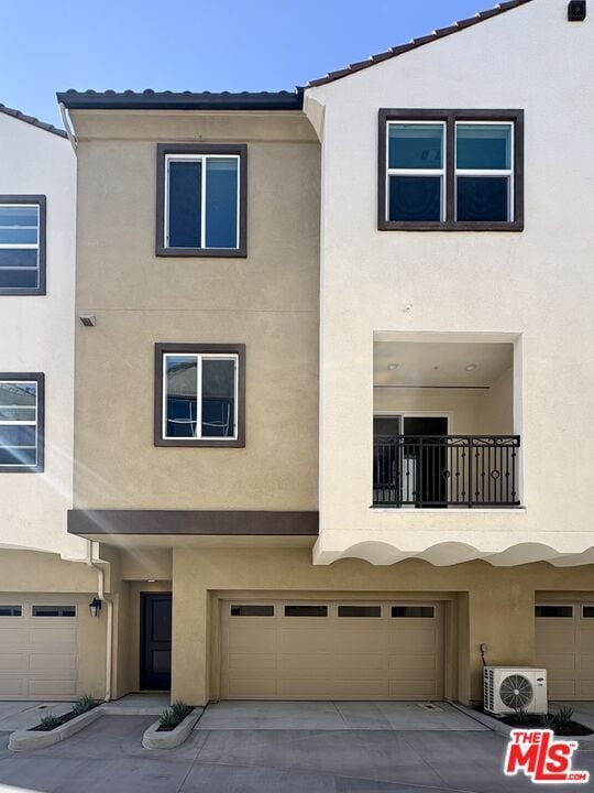 Building Photo - 2410 E Agave St