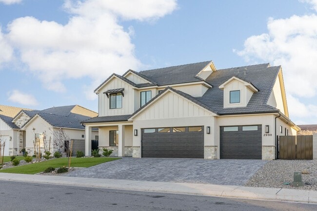 Photo - Gorgeous 5 bed 3.5 bath in Desert Canyons