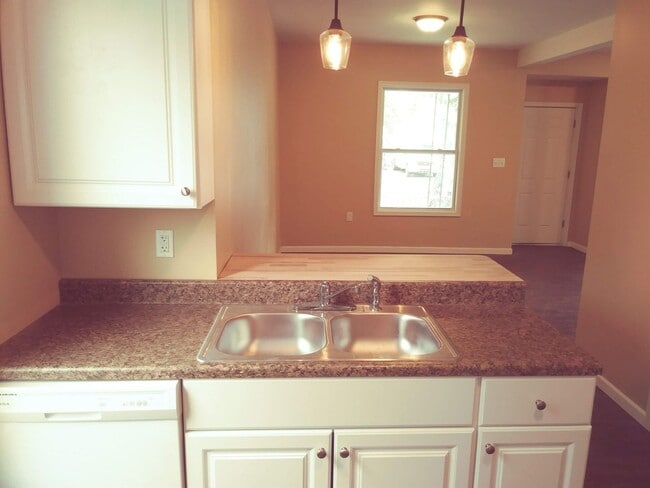 Photo - 54 Tuxedo Pl