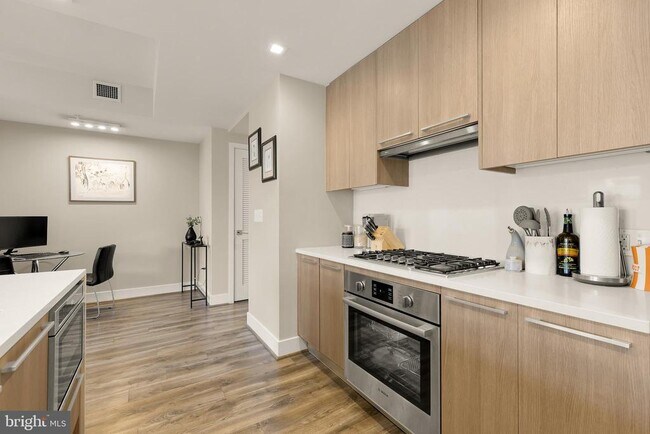 Photo - 1628 11th St NW Unidad 308