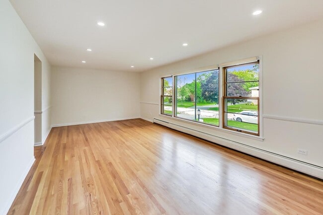 Photo - 16W641 56th Pl Unit 2