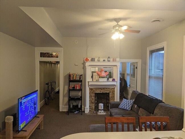 Photo - 1309 E Carson St Unit 2