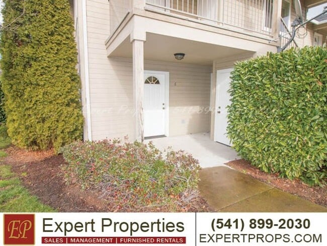 Building Photo - Clean and Upstairs 2 Bed, 2 Bath Apartment...