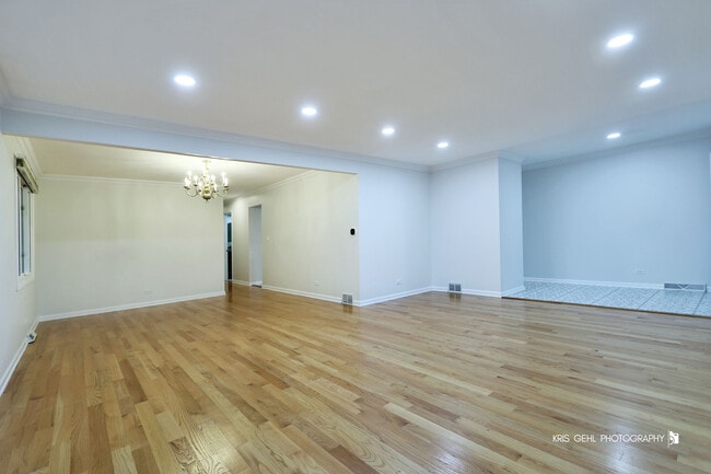 Photo - 605 W Gilbert Rd