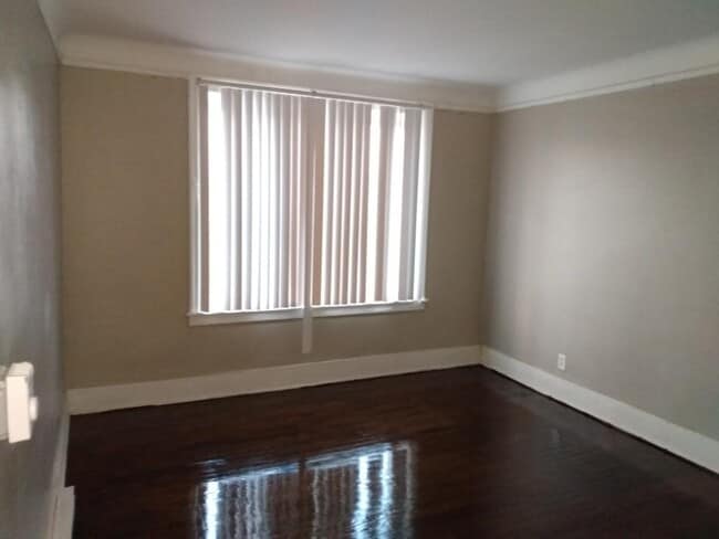 15395 Linwood St Unit 101