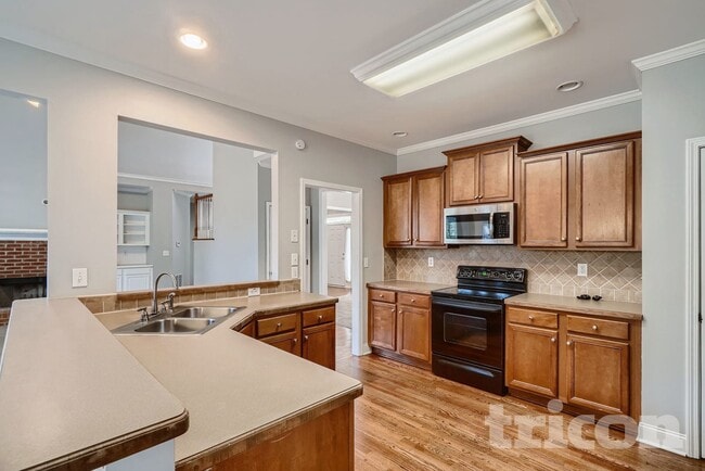 Photo - 3587 Vern Way NE