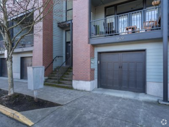 Building Photo - 1429 NW 22nd Ave Rental