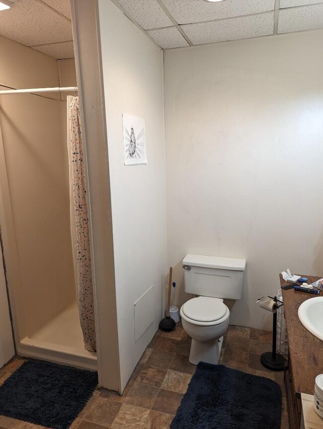 Photo - 544 Broadway St S