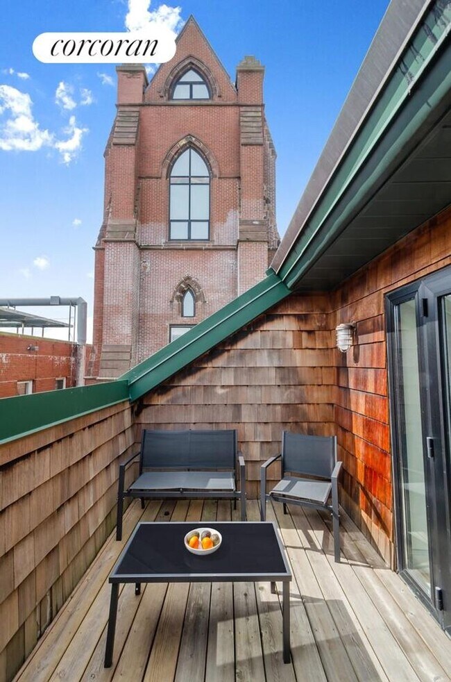 Photo - 163 N 6th St