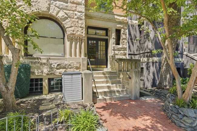 Photo - 1728 21st St NW Unidad Apt 2