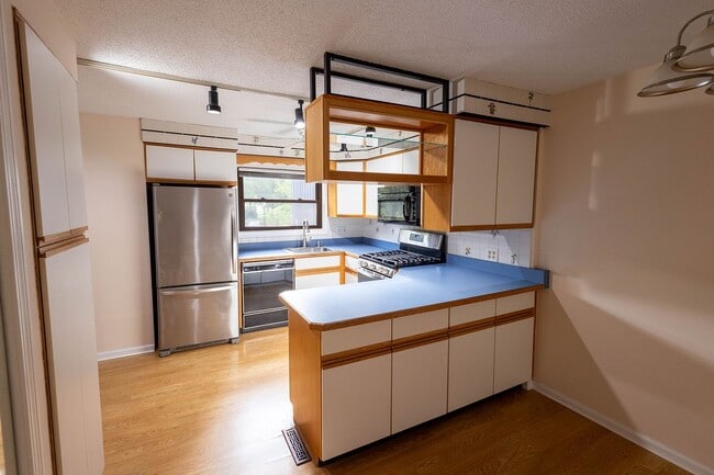 Photo - 166 Natchaug Dr