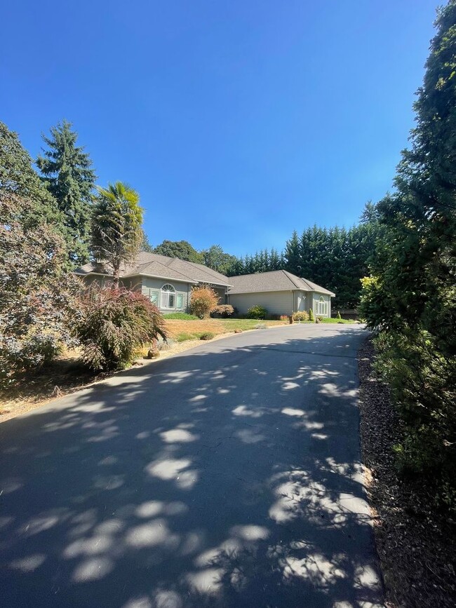 Photo - Beautiful 4 Bedroom on 2.5 Acres!