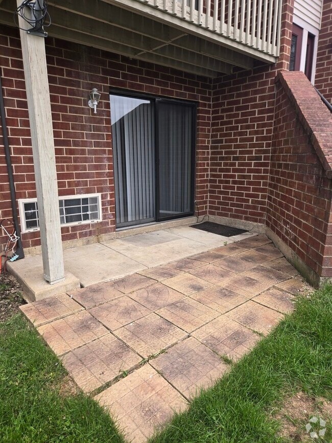 Building Photo - 900 N Lakeside Dr Rental