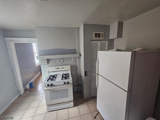 Building Photo - 9 Breakenridge Terrace Unit 9 Rental