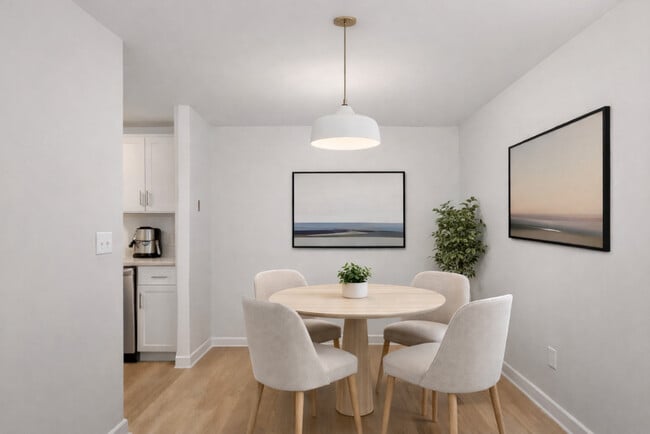 Dinette - The Boulders