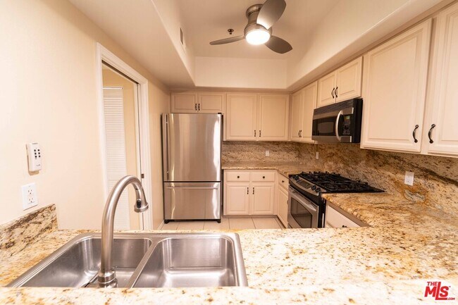 12011 Goshen Ave Unit 202