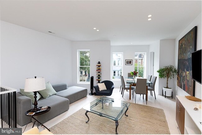 Photo - 1321 Monroe St NW