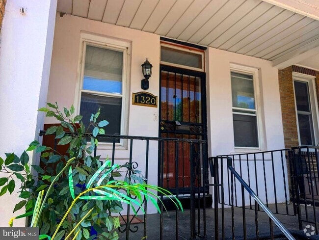 Building Photo - 1320 S Newkirk St Rental