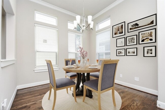 Photo - 812 Fisher St