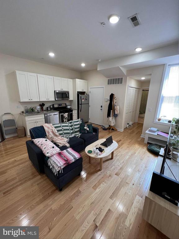 Photo - 1926 W Girard Ave