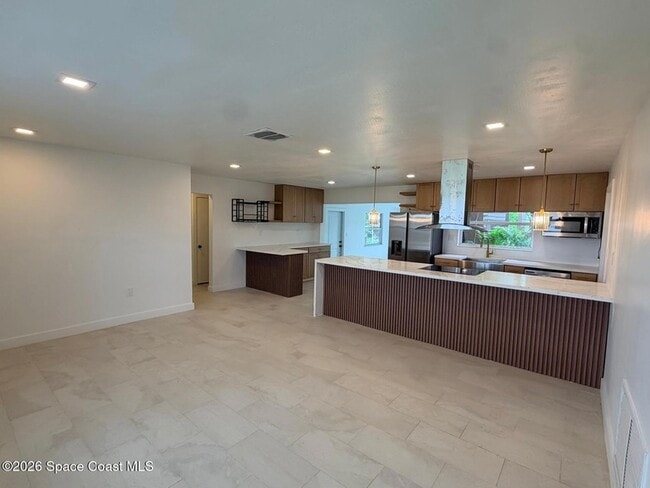 205 Melaleuca Dr