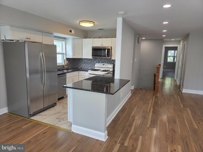 Photo - 1701 Scotchbrook Dr