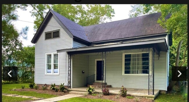 Photo - 122 Montague St