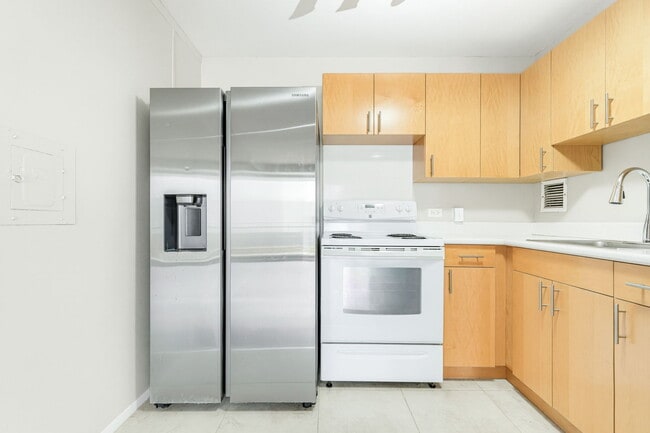 Photo - 1415 Victoria St