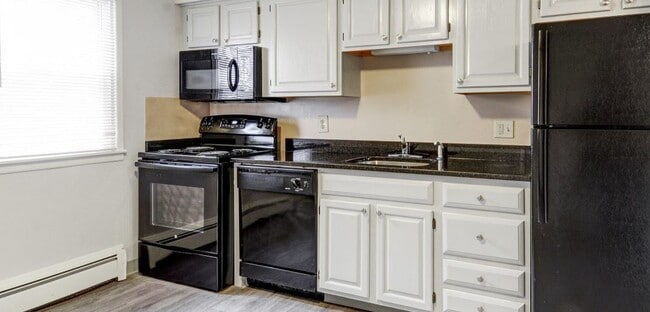 Photo - Tanglewood Village