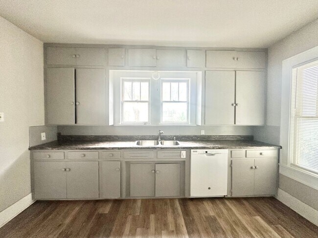 Photo - 2613 N Elm St Unit A