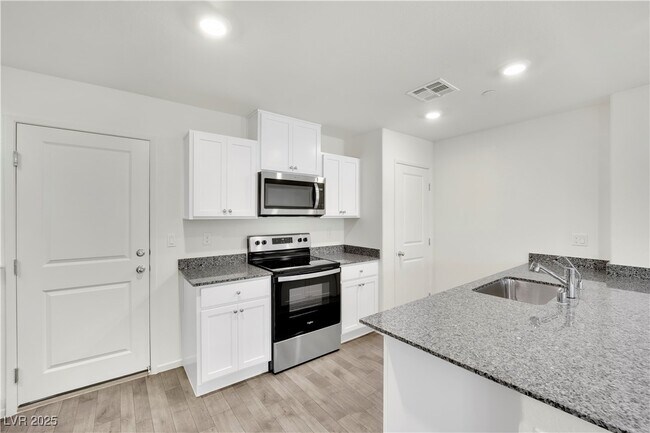 Photo - 1133 Scarlet Sparrow St