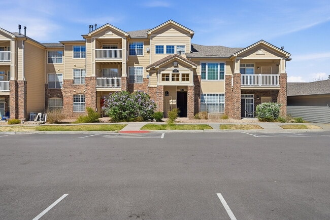 Photo - $1,845.95 with $300.00 off the first month's rent, $2 Beds - 2 Bath, Condo in Aurora with in Unit... Unit #14-305